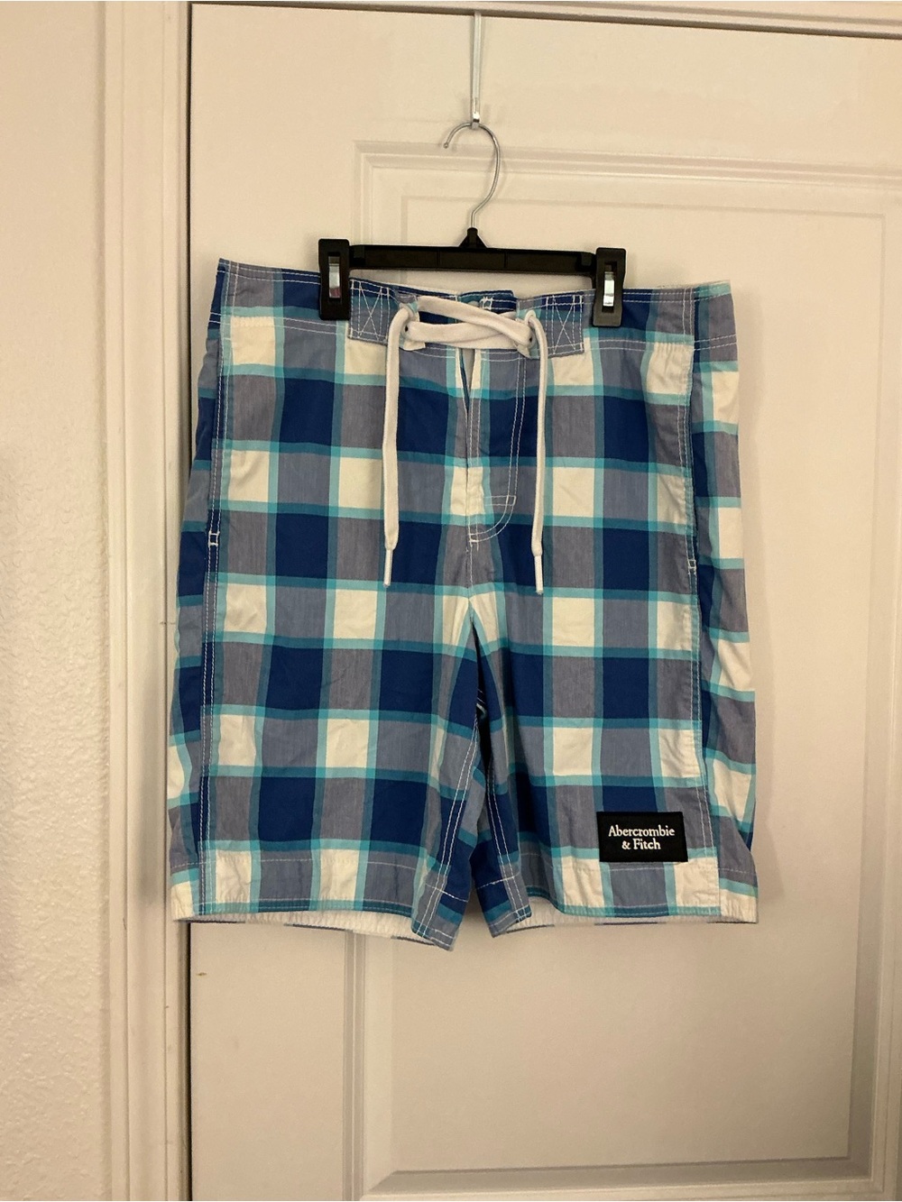 🔥 Abercrombie & Fitch Men M Blue White Plaid Board Shorts Swim Trunks